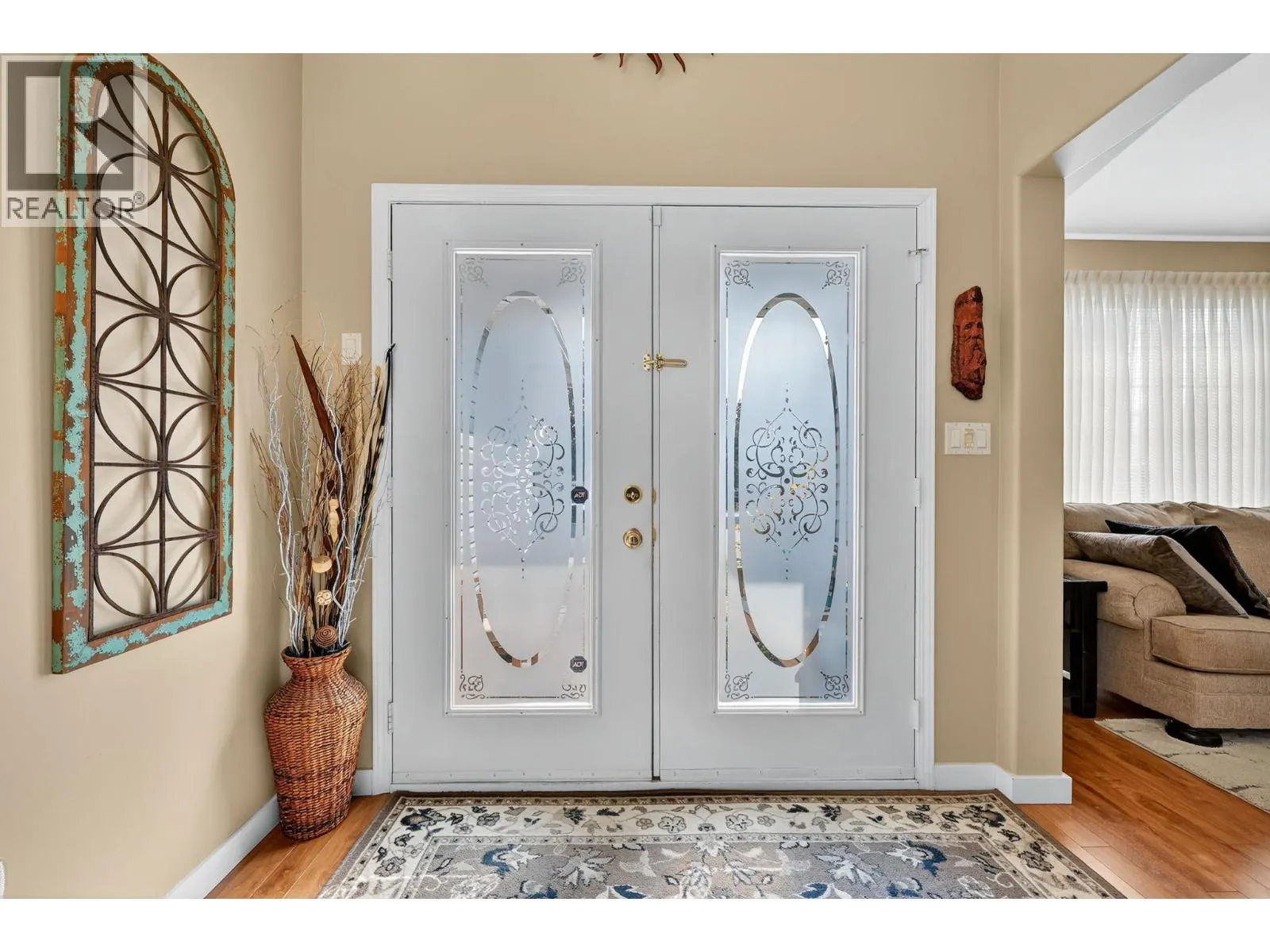1861 Glenhaven Crescent