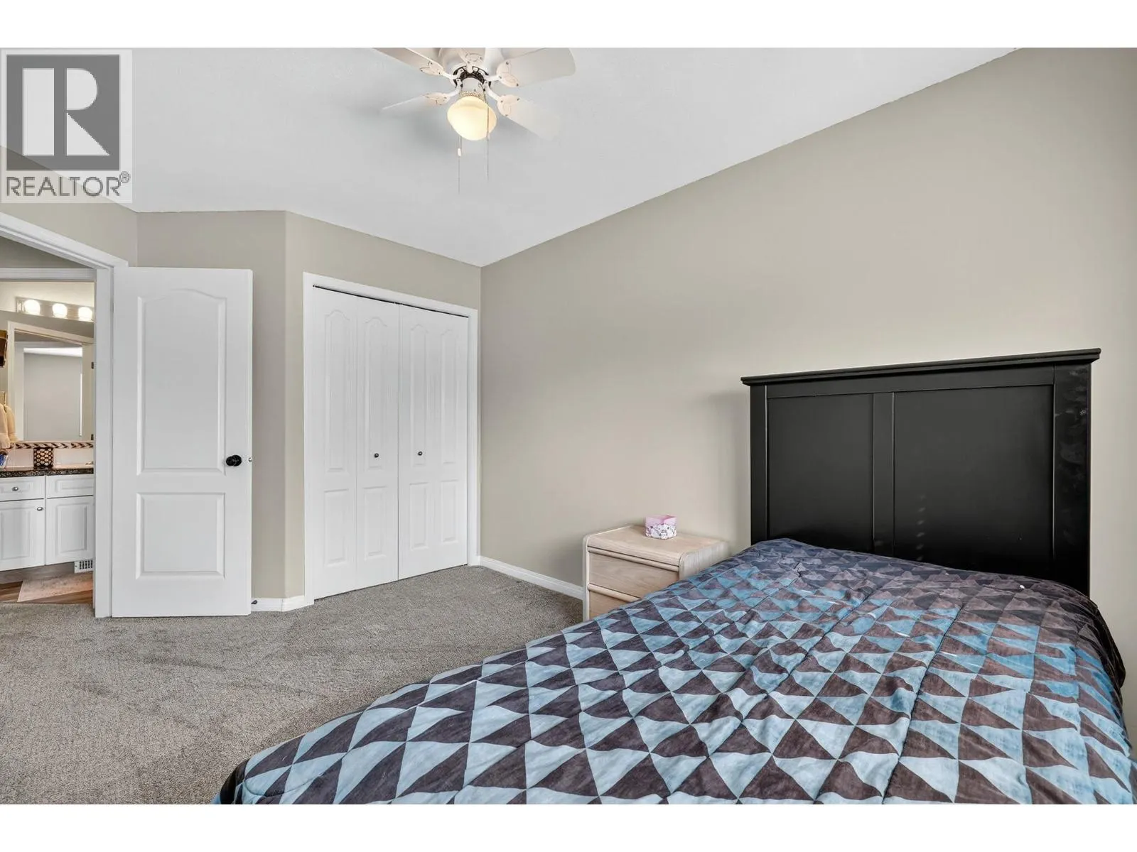 1861 Glenhaven Crescent