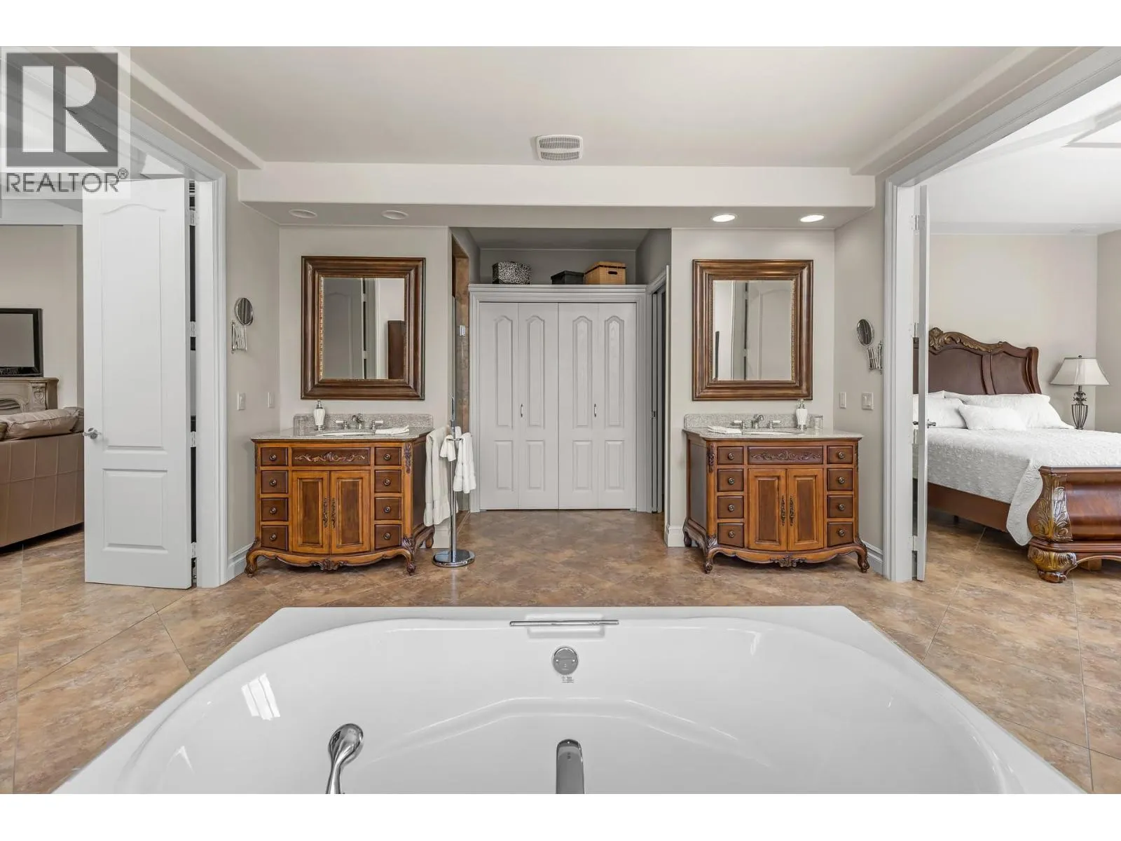 1284 Timothy Place