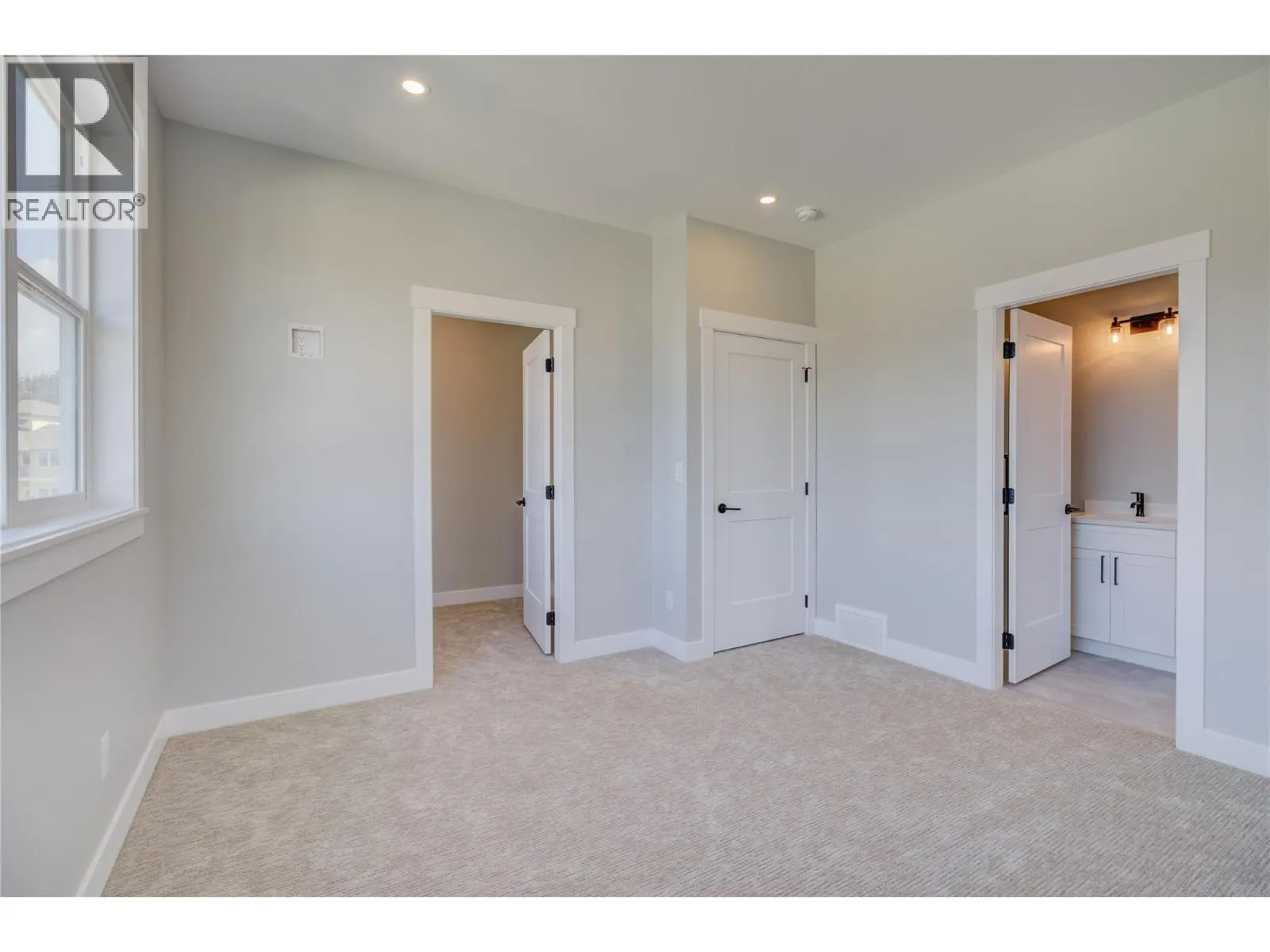 1180 Old Auto Road SE Unit# 6