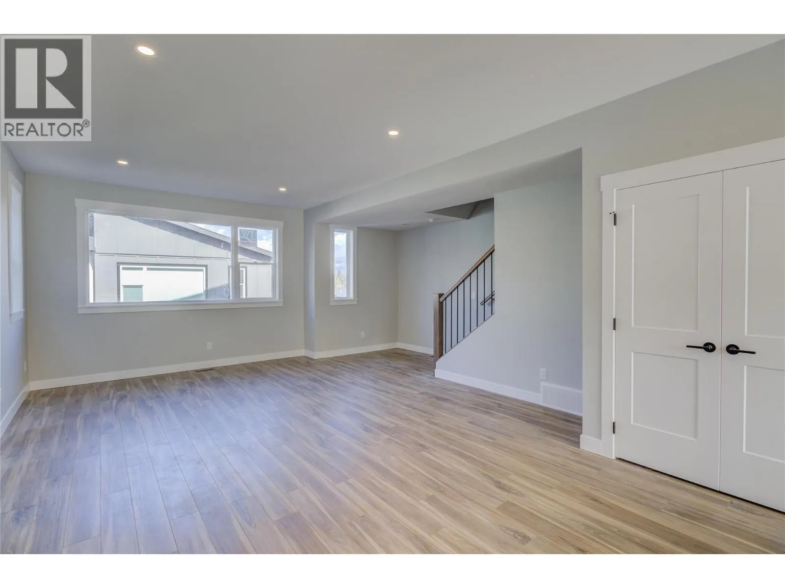 1180 Old Auto Road SE Unit# 6