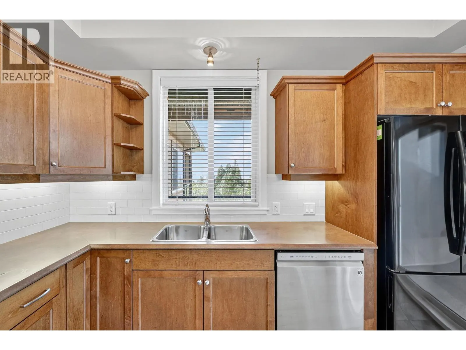 2532 Shoreline Drive Unit# 418