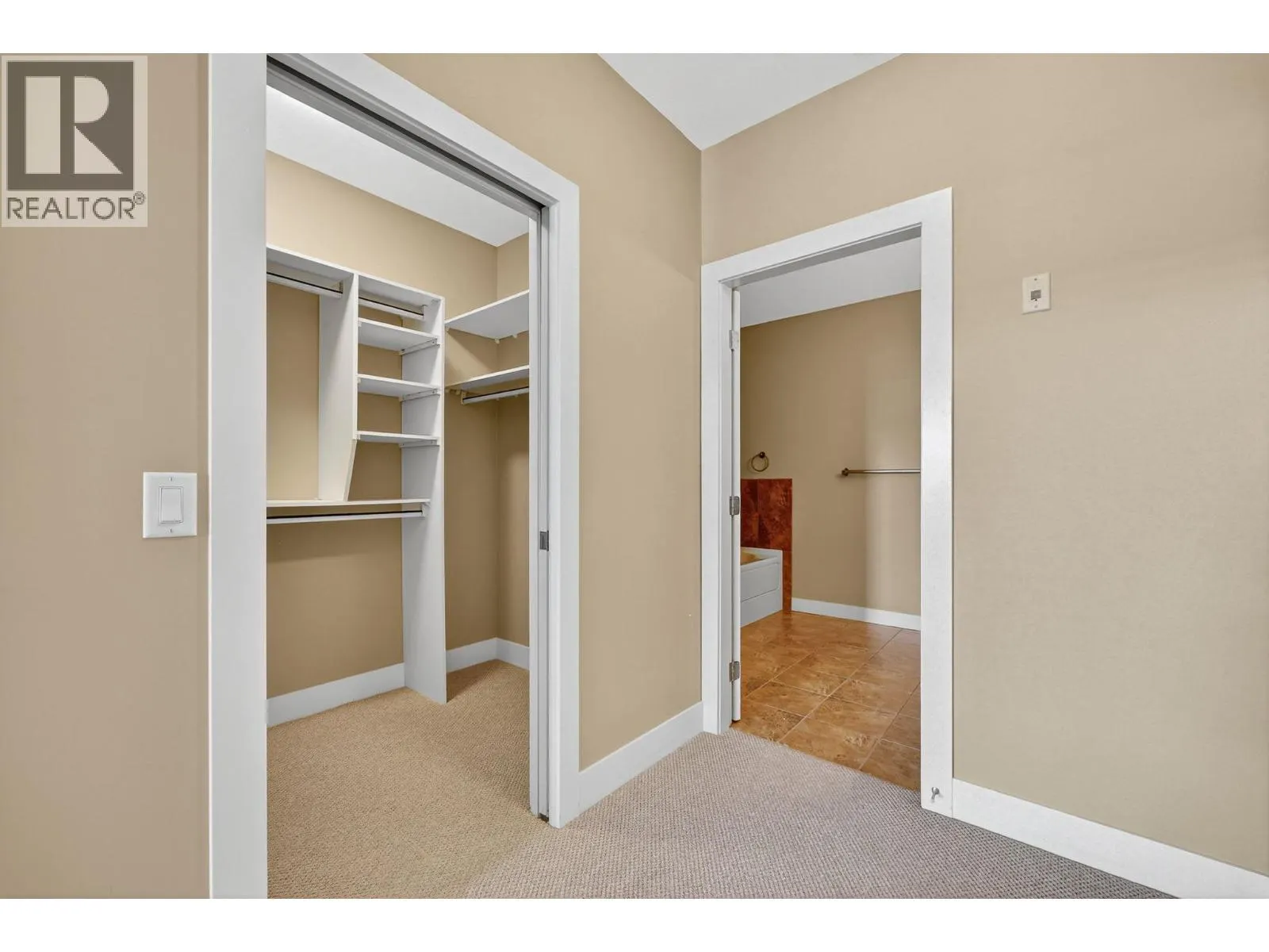 2532 Shoreline Drive Unit# 418