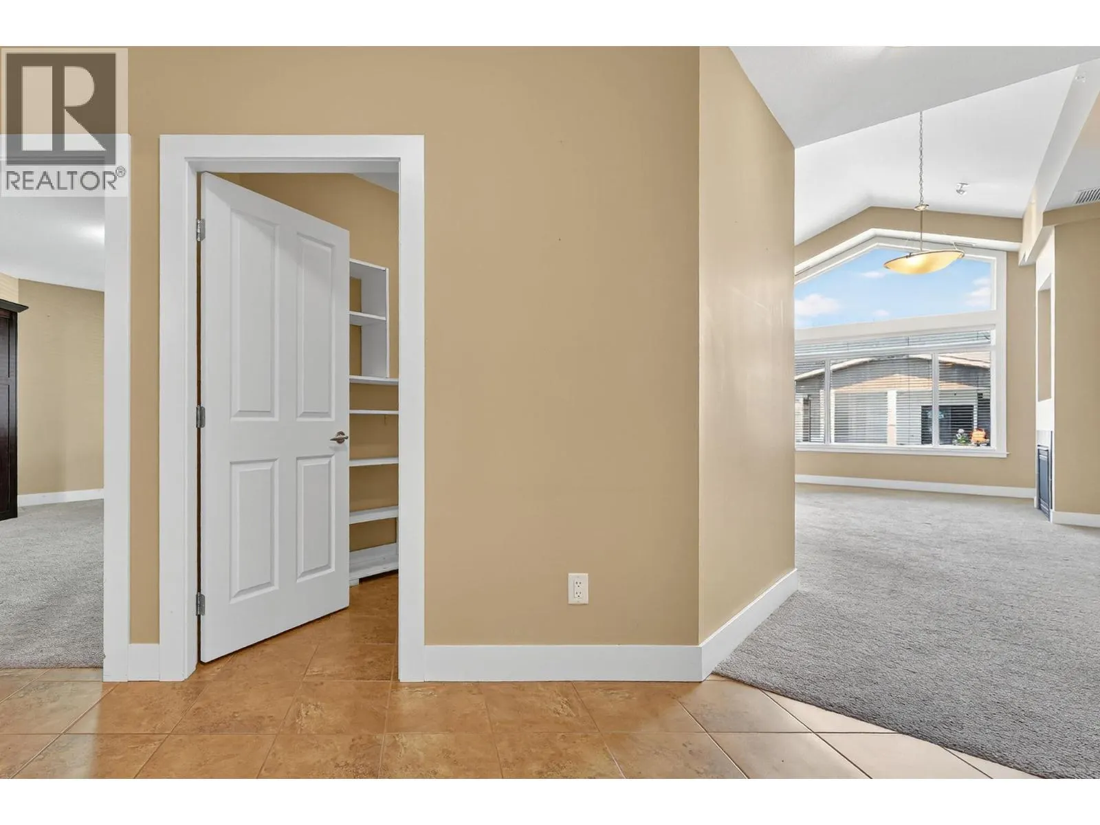 2532 Shoreline Drive Unit# 418