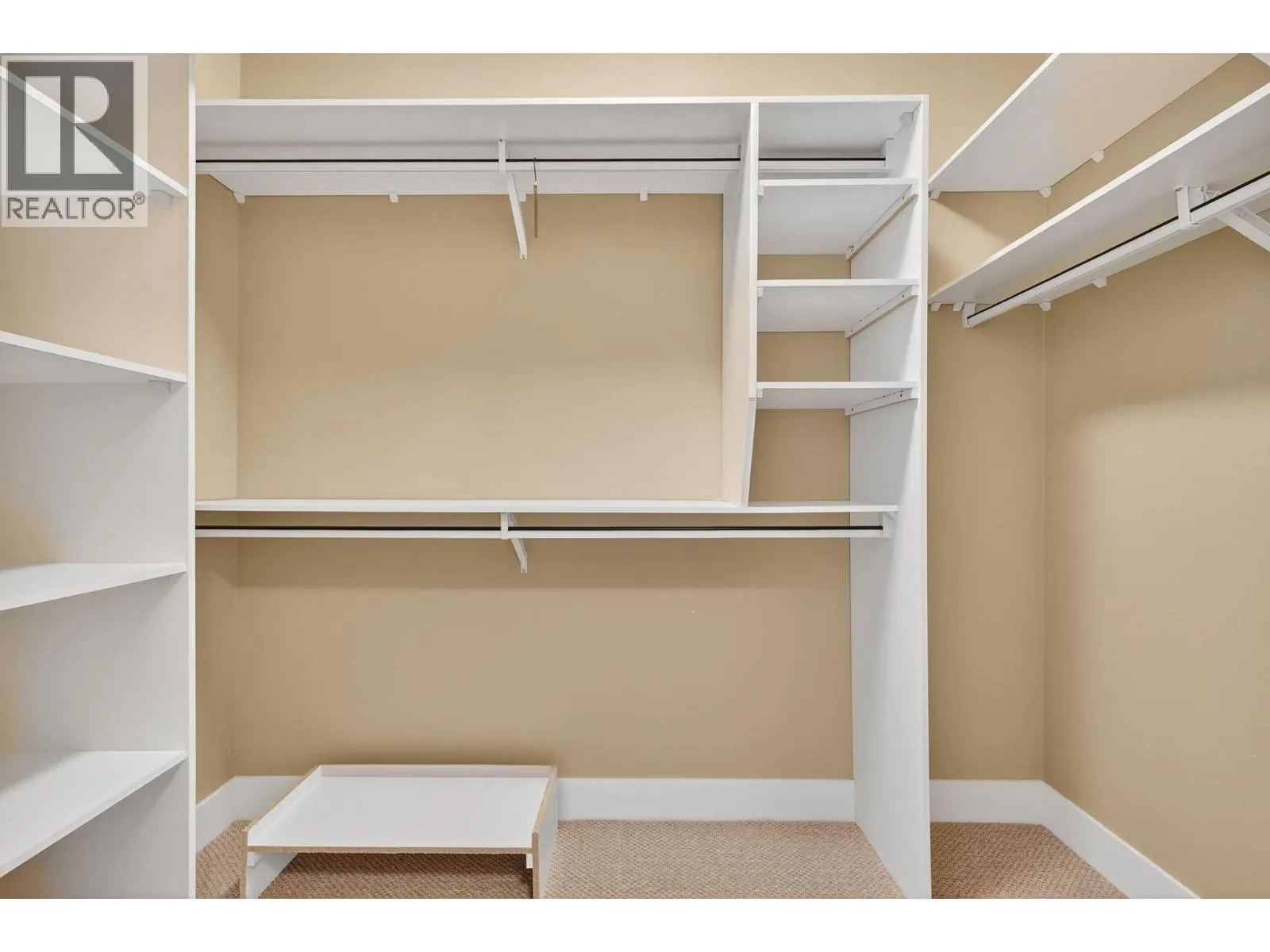 2532 Shoreline Drive Unit# 418