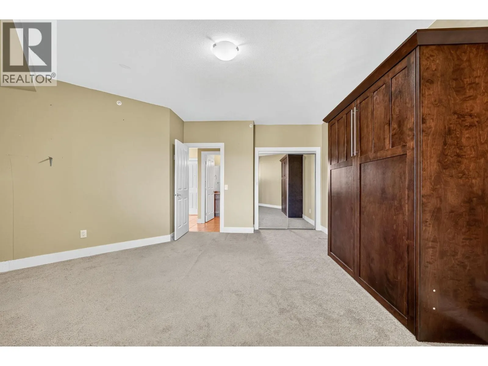 2532 Shoreline Drive Unit# 418