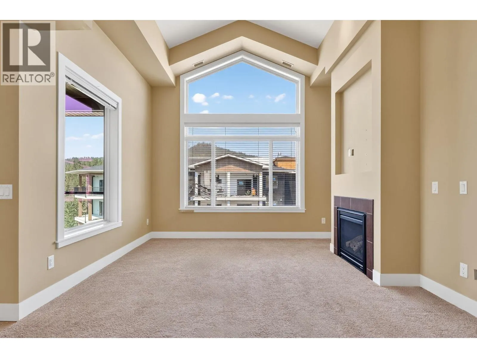 2532 Shoreline Drive Unit# 418