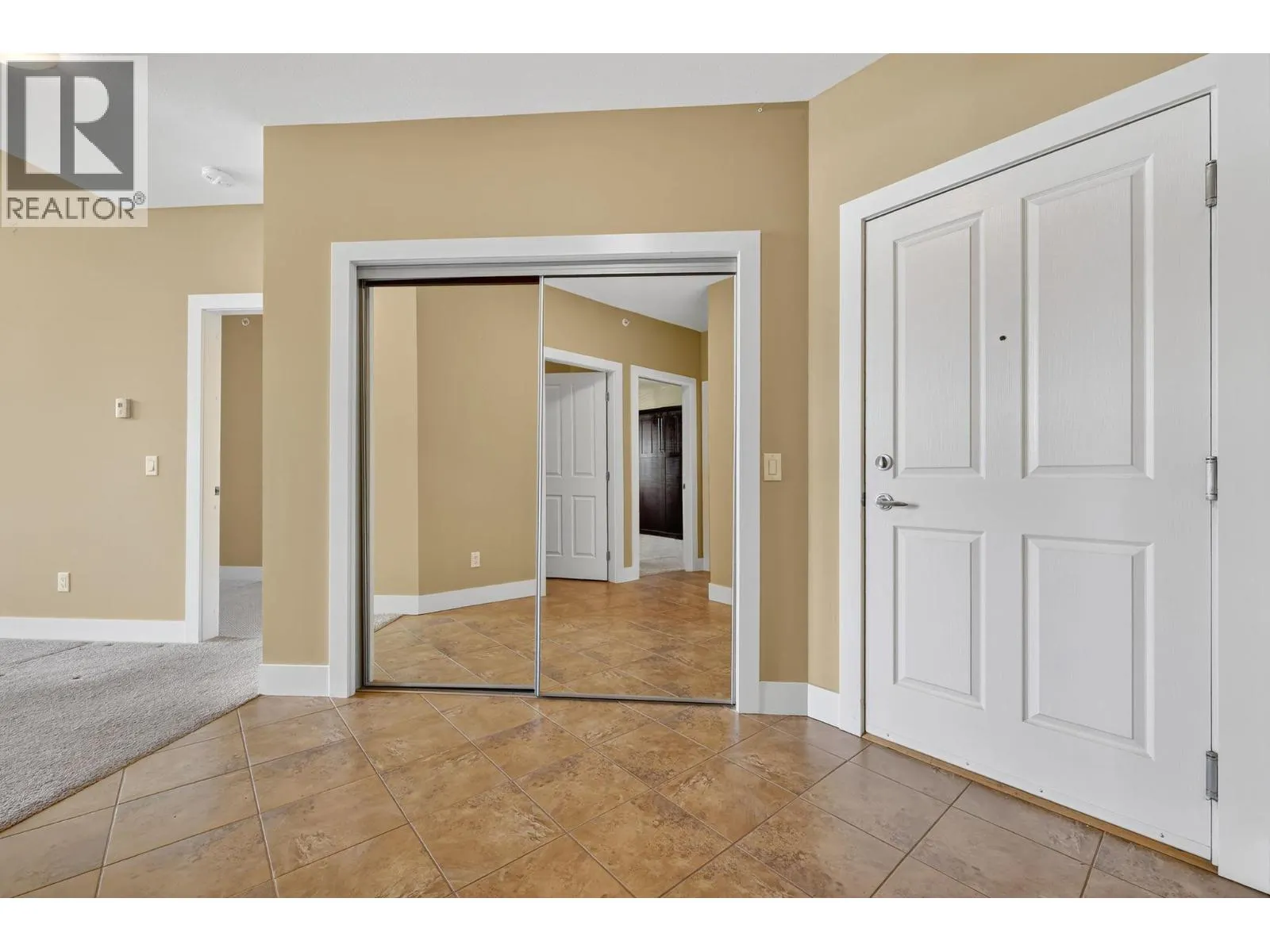 2532 Shoreline Drive Unit# 418