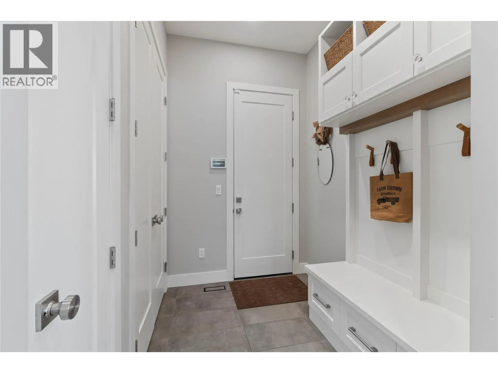 608 Mt Ida Crescent