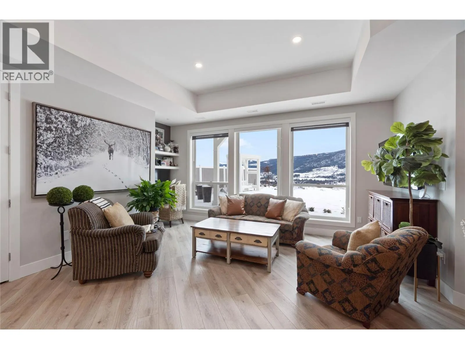 608 Mt Ida Crescent
