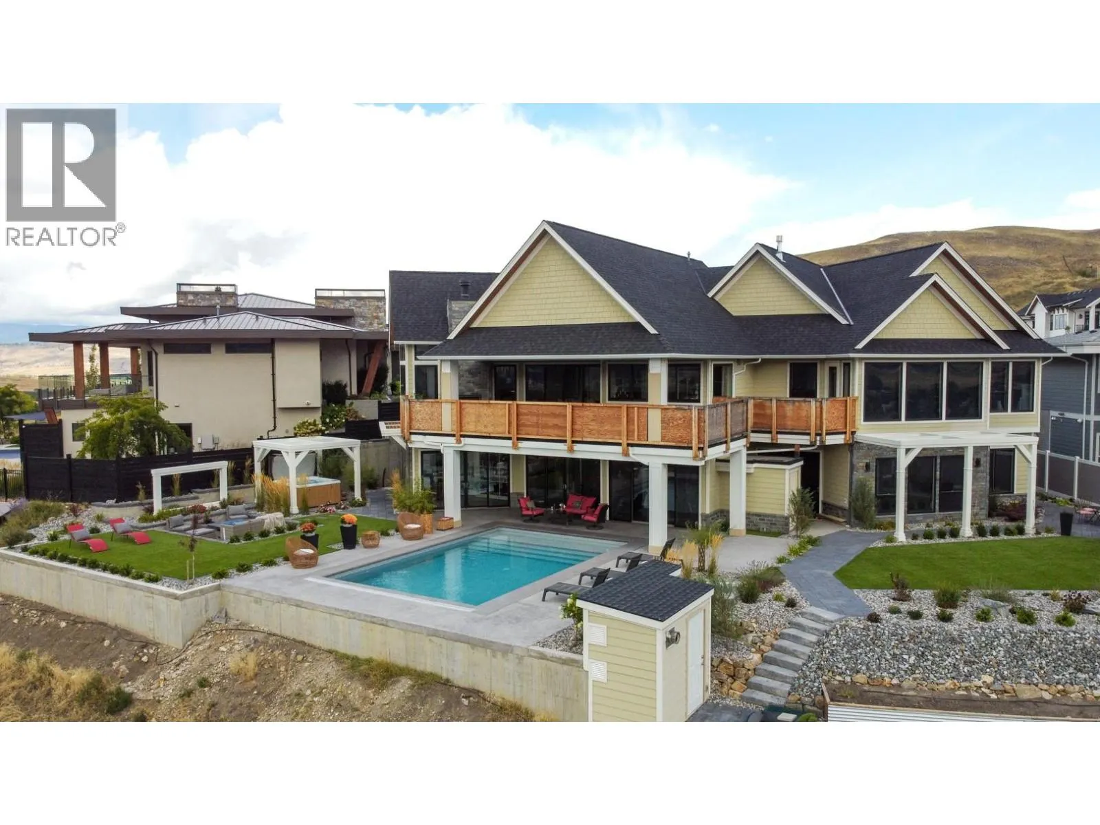 608 Mt Ida Crescent
