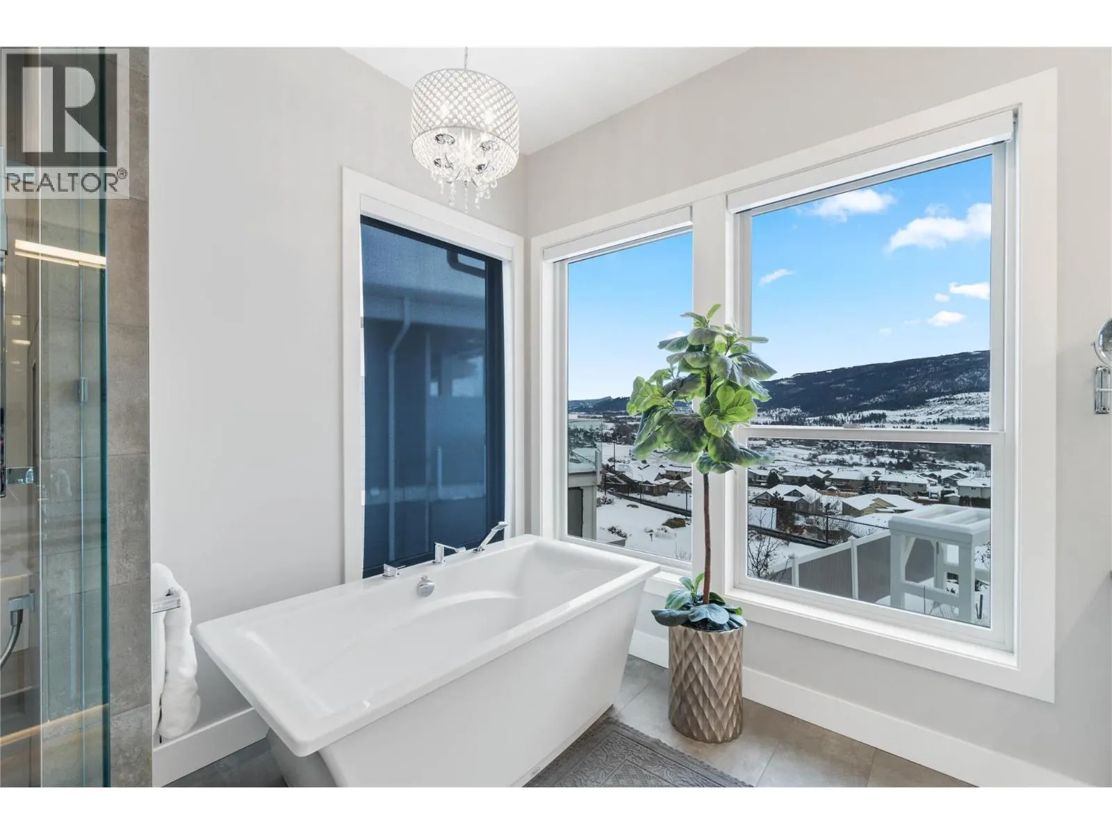 608 Mt Ida Crescent