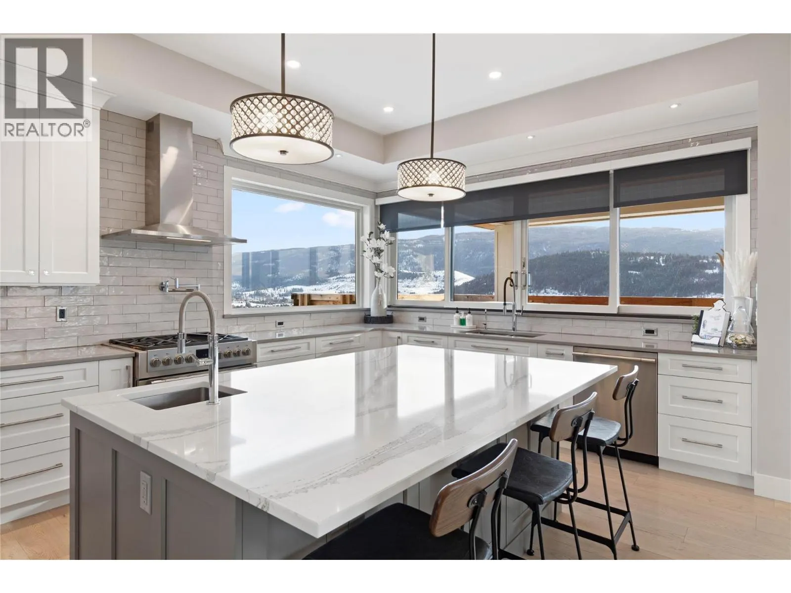 608 Mt Ida Crescent