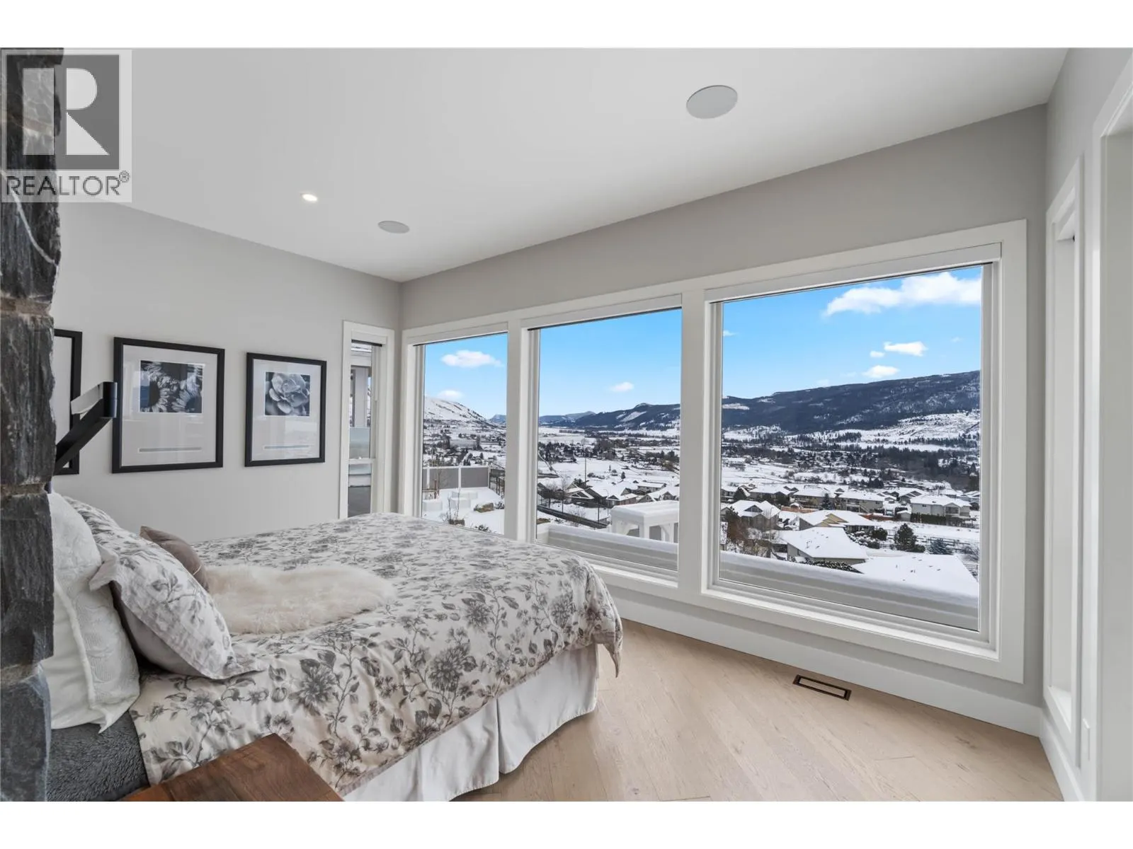 608 Mt Ida Crescent