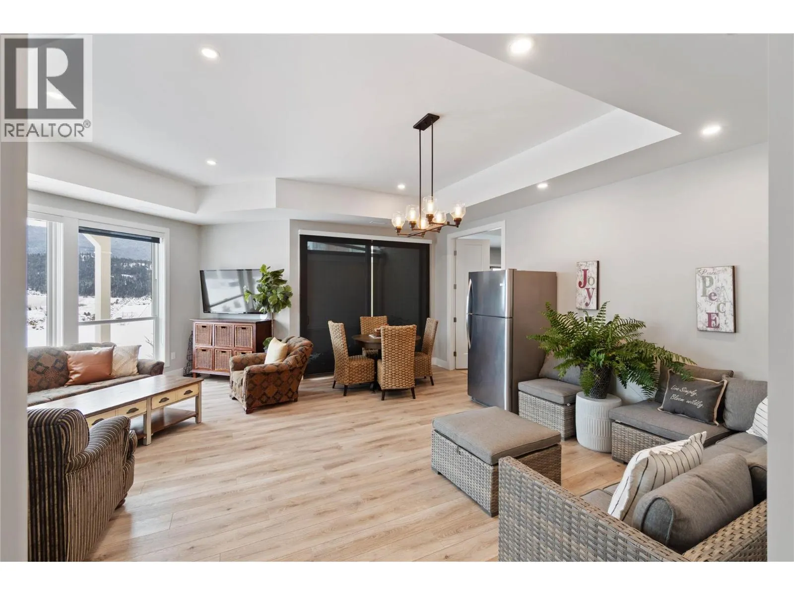 608 Mt Ida Crescent