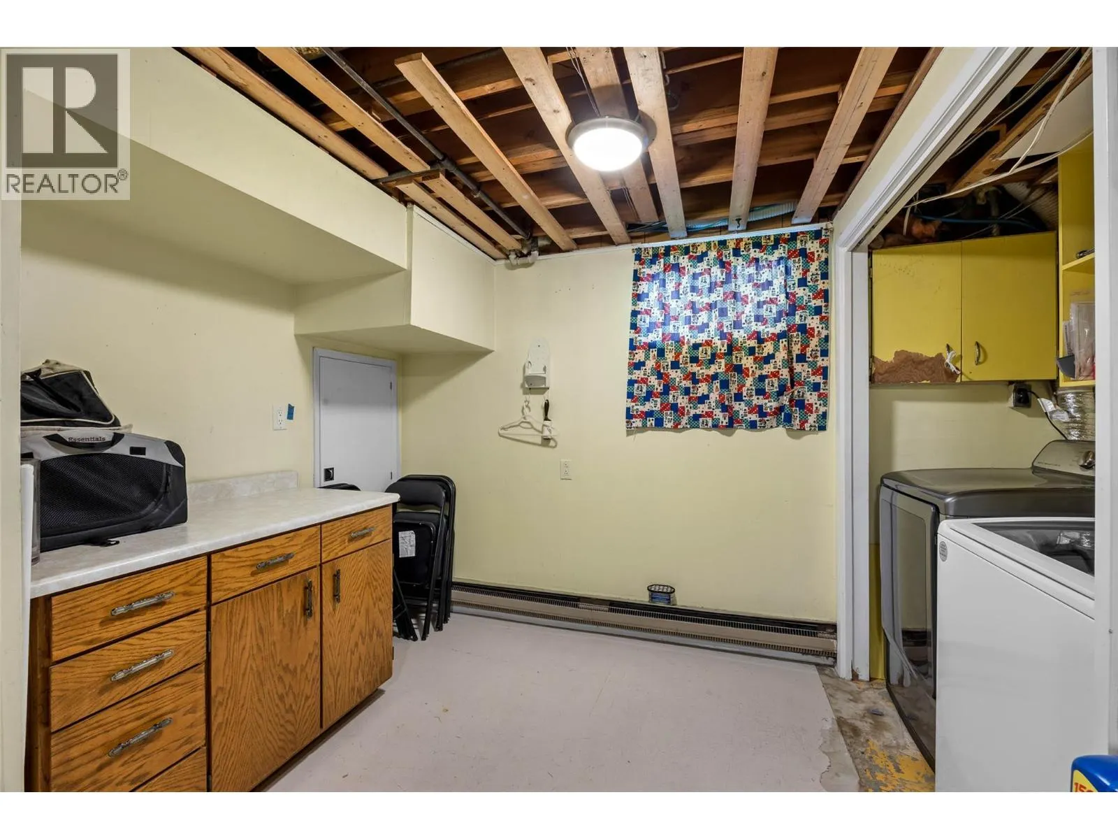 945 RENFREW Avenue