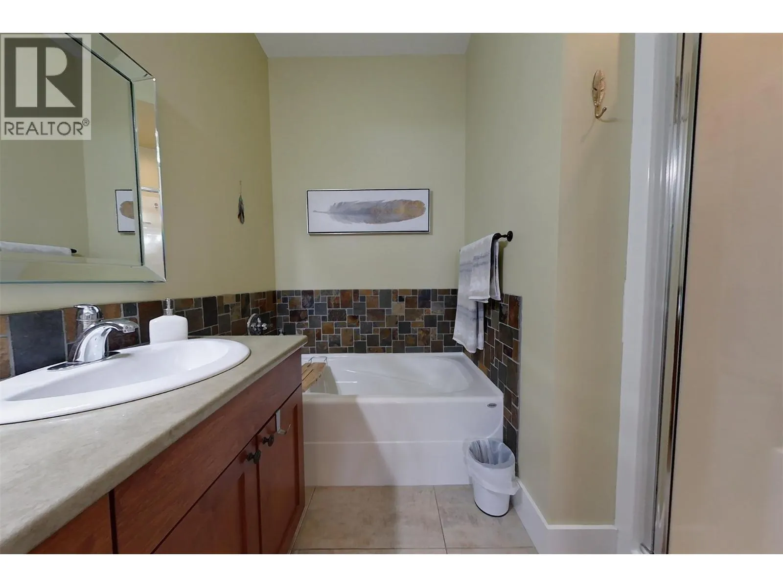 1849 Kelowna Crescent Unit# A