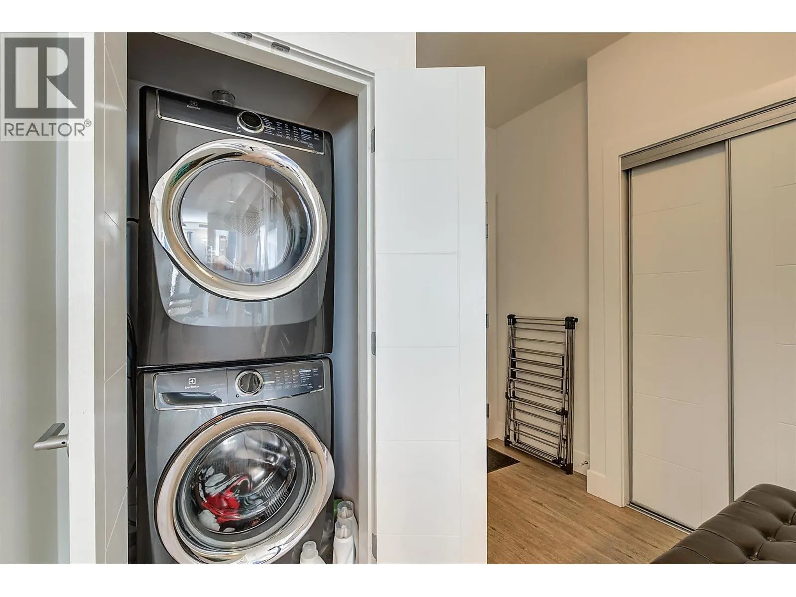 4380 Lakeshore Road Unit# 122