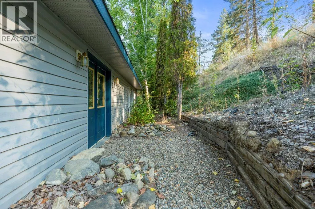 3298 Upper McLeod Road