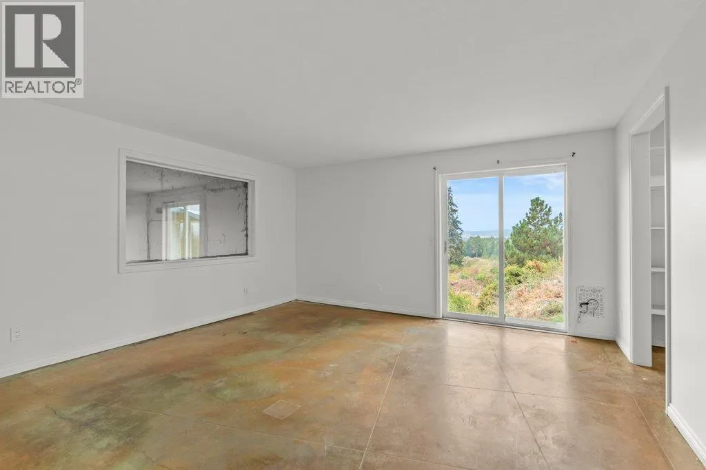 3298 Upper McLeod Road