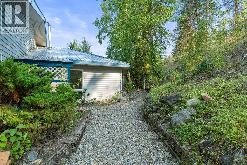 3298 Upper McLeod Road