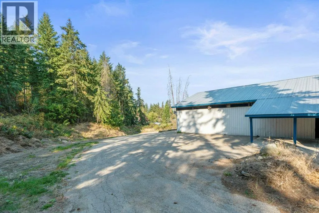 3298 Upper McLeod Road