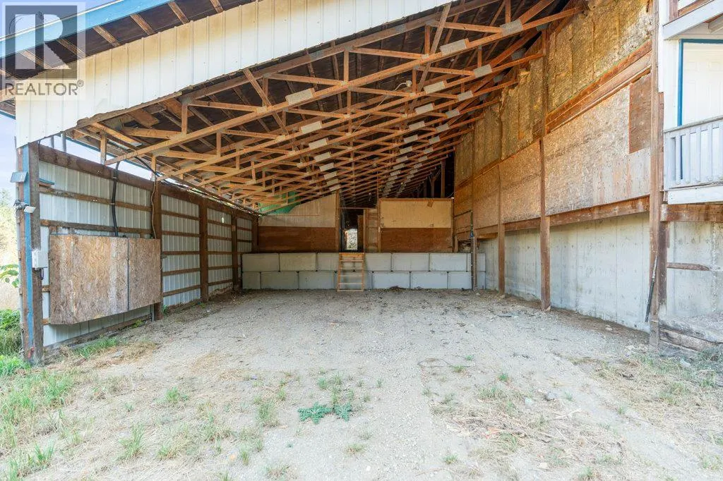 3298 Upper McLeod Road