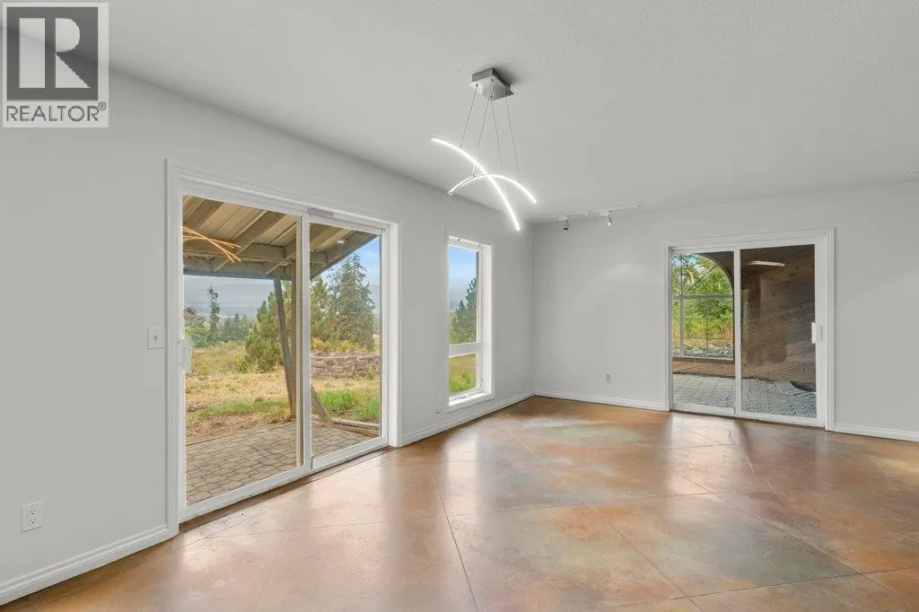 3298 Upper McLeod Road