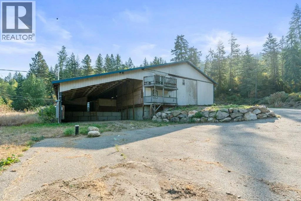 3298 Upper McLeod Road