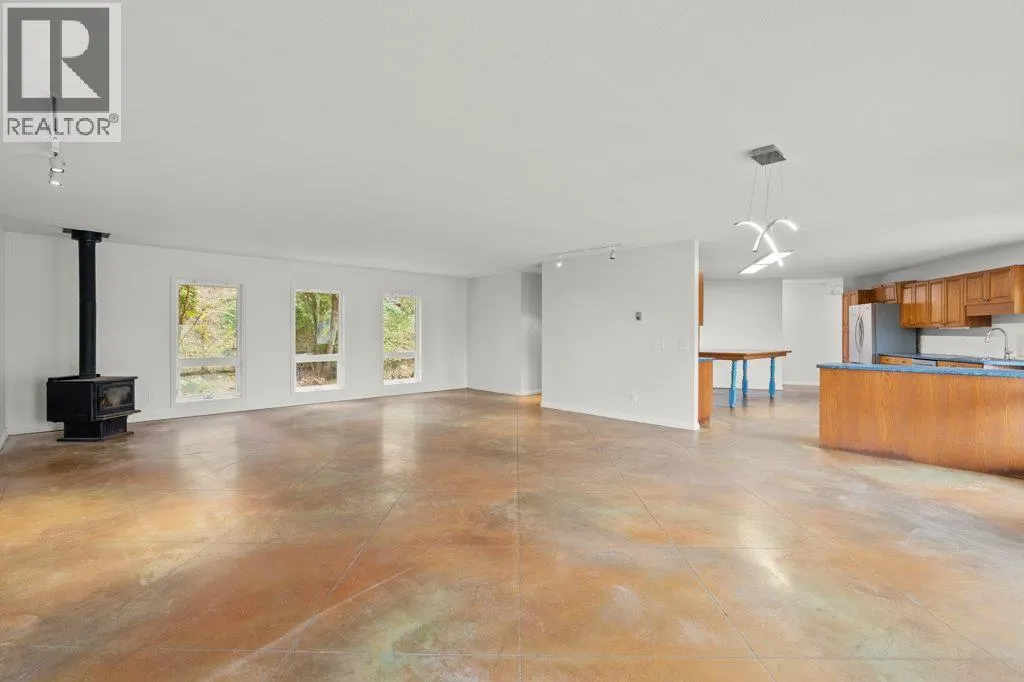 3298 Upper McLeod Road