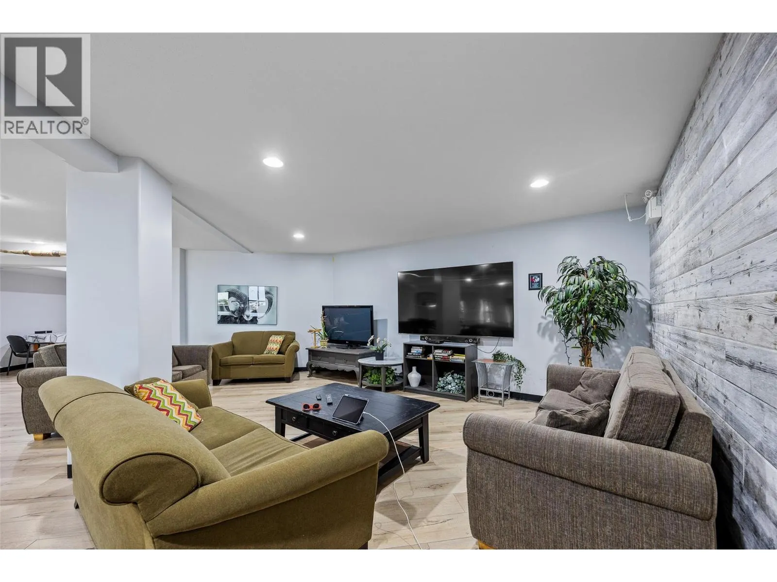 6748 Verona Loop Unit# 325