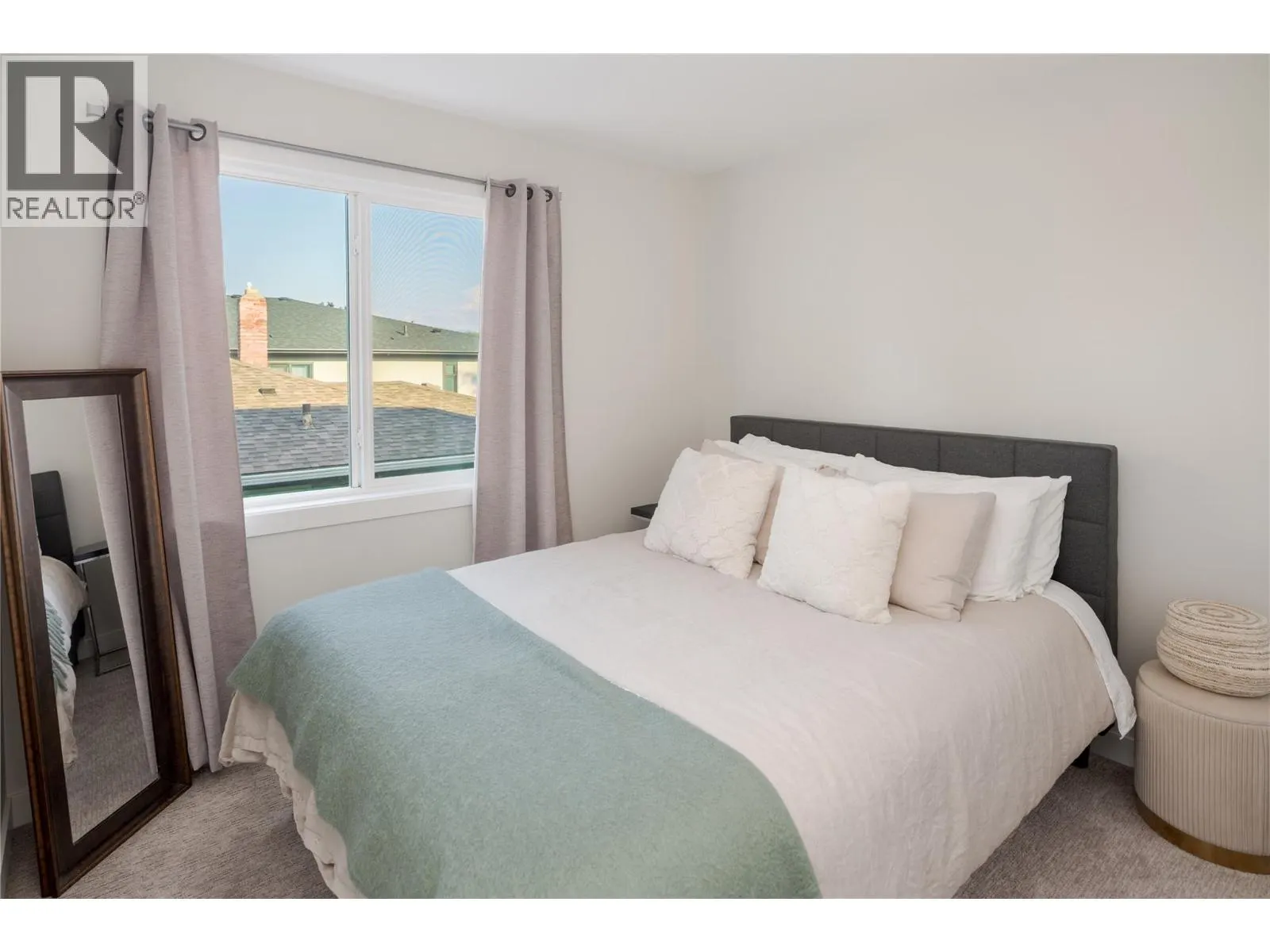 1033 Stockwell Avenue Unit# 1