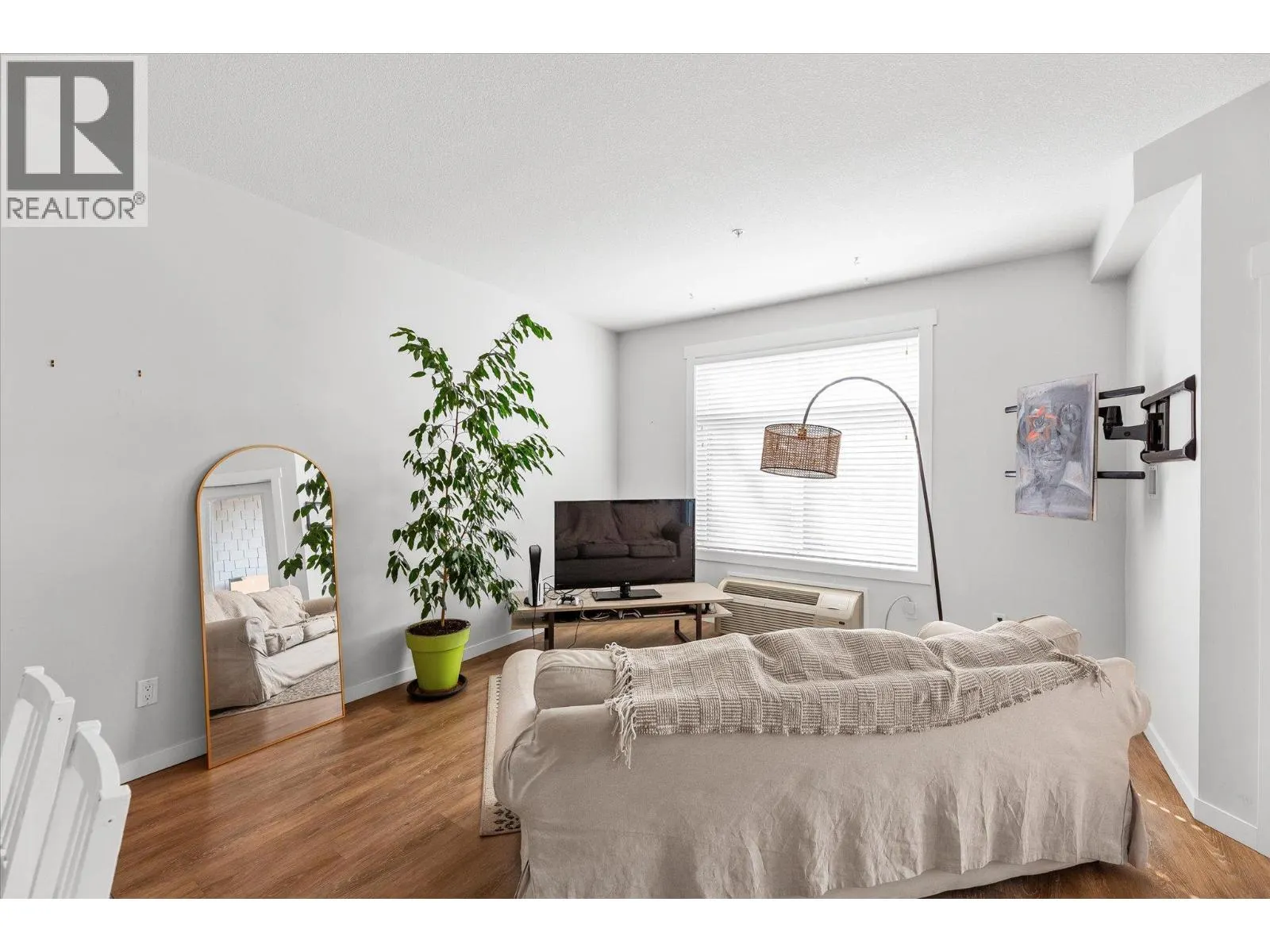 710 Stockwell Avenue Unit# 207
