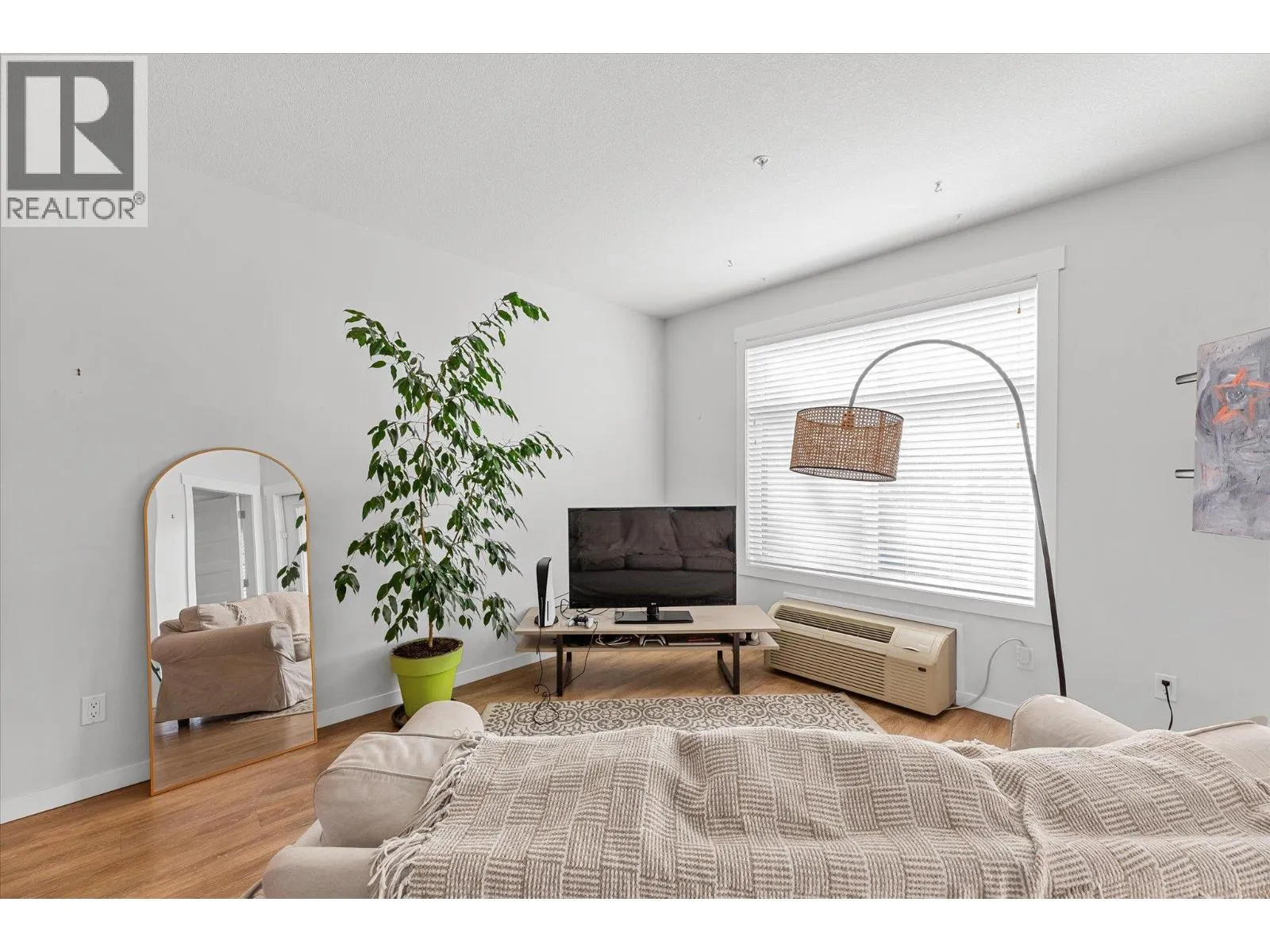 710 Stockwell Avenue Unit# 207