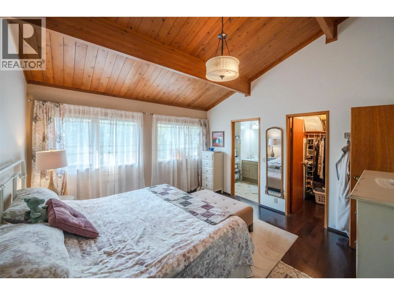 975 Heron Court