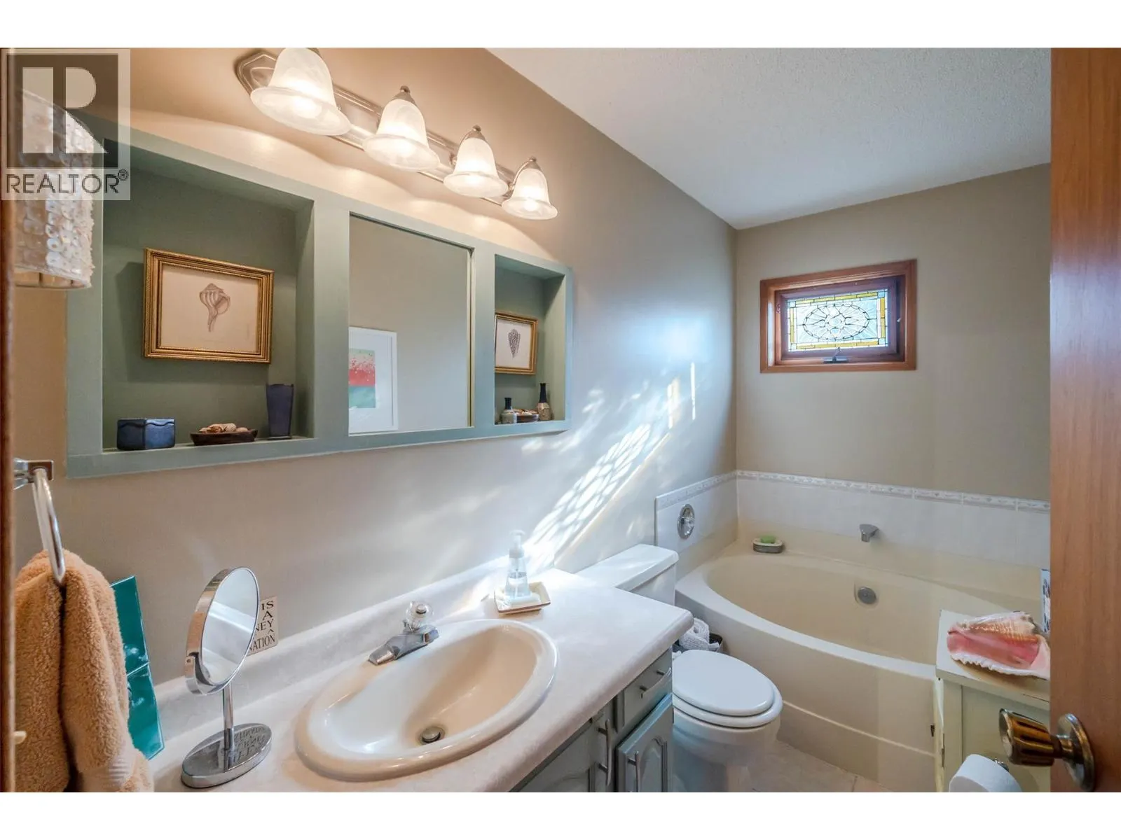 975 Heron Court