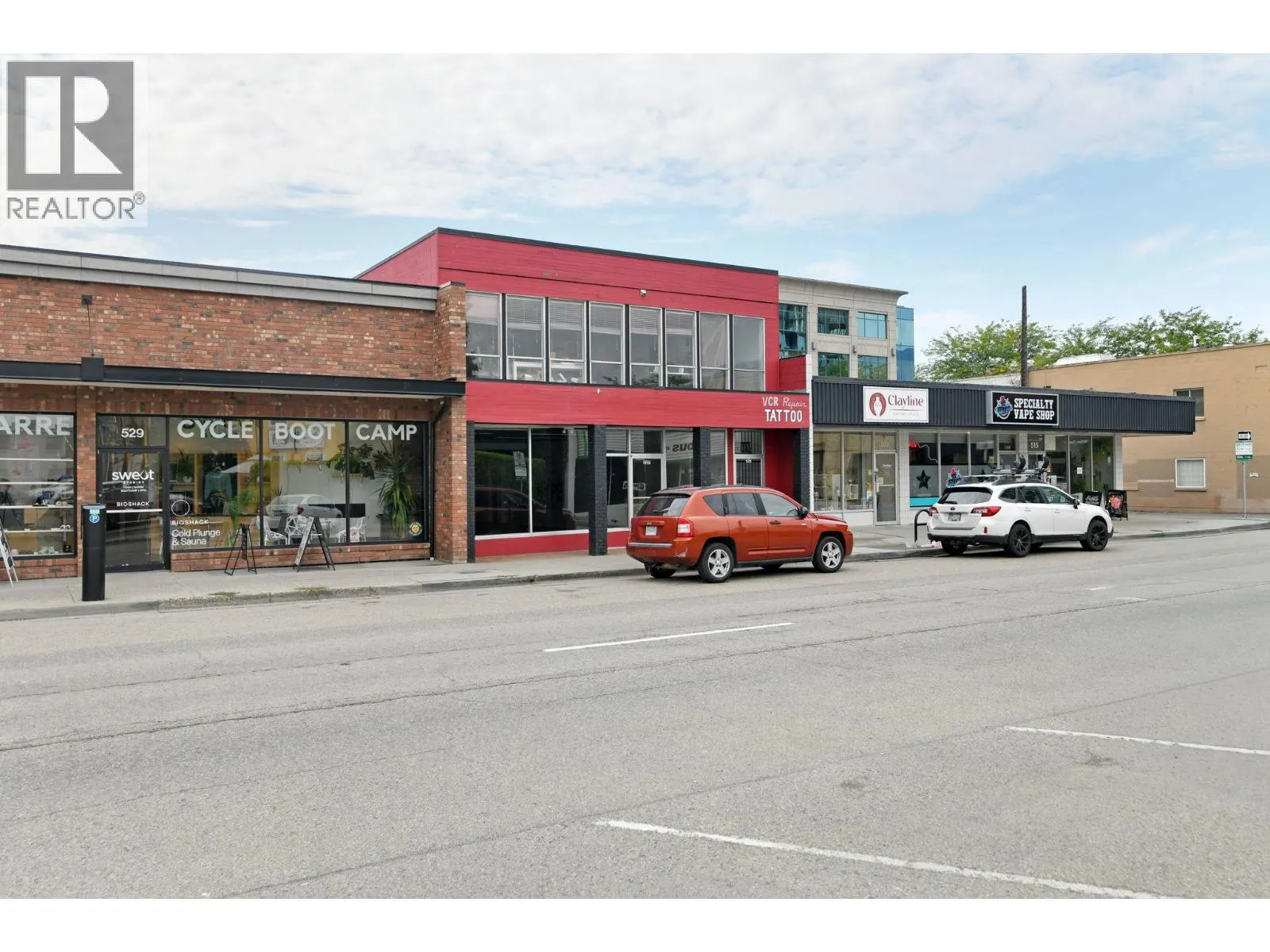 525 -527 Lawrence Avenue