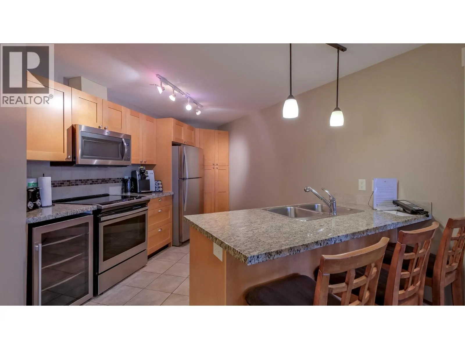 4205 Gellatly Road Unit# 304