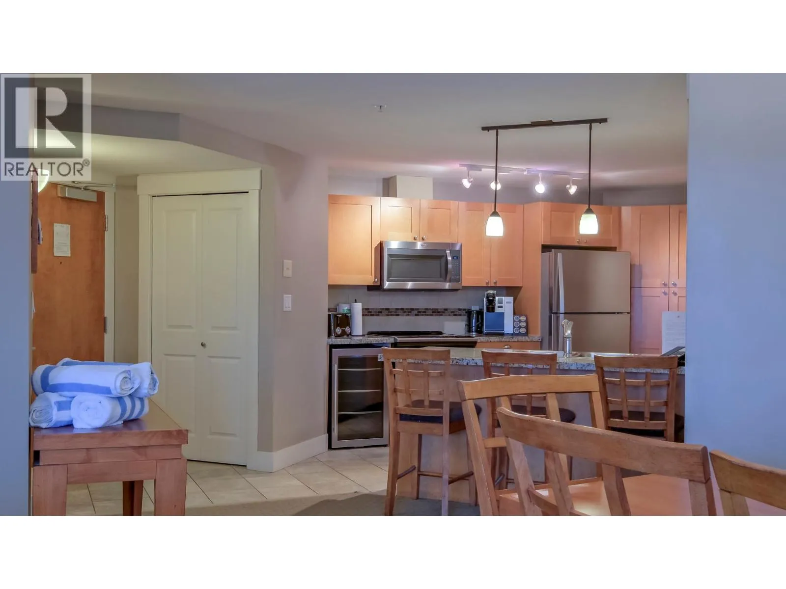 4205 Gellatly Road Unit# 304