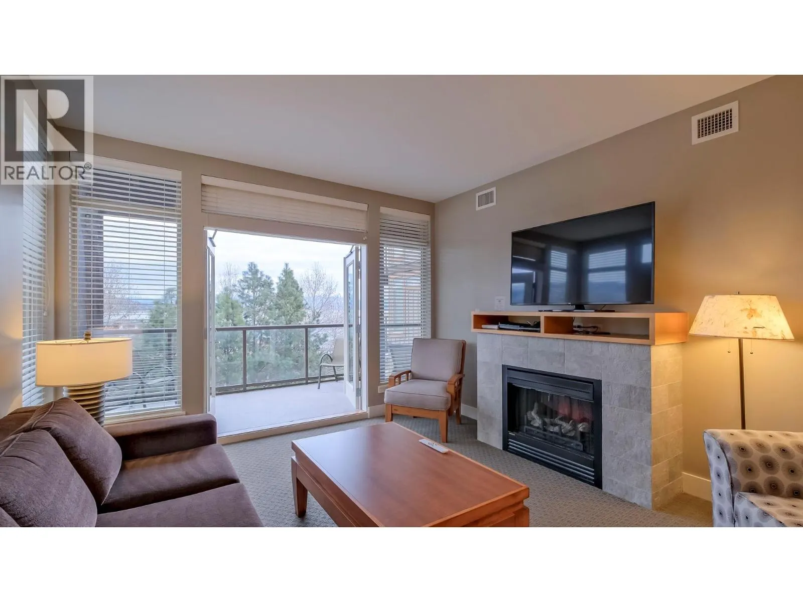 4205 Gellatly Road Unit# 304