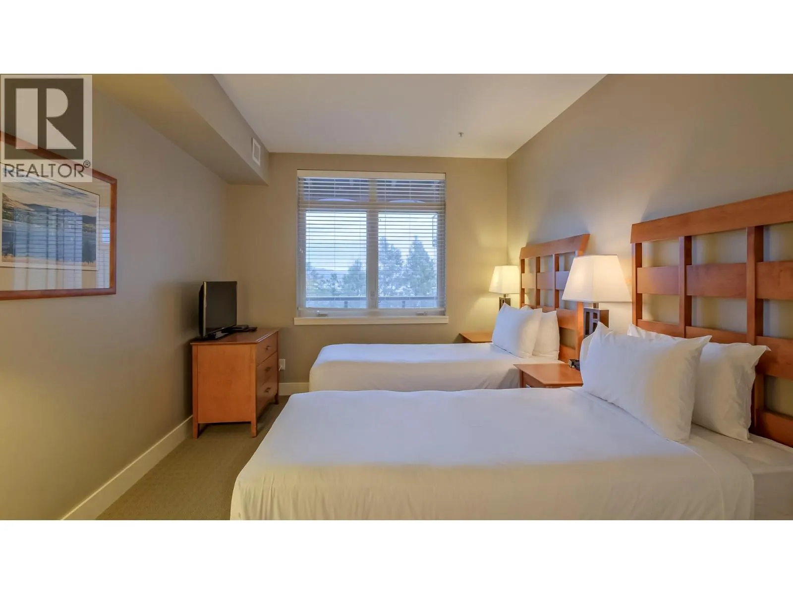 4205 Gellatly Road Unit# 304