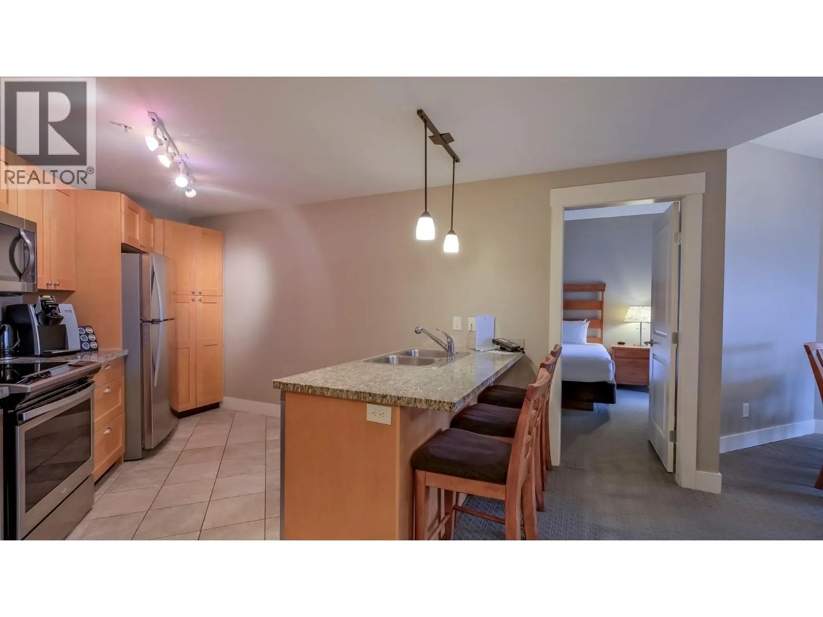 4205 Gellatly Road Unit# 304