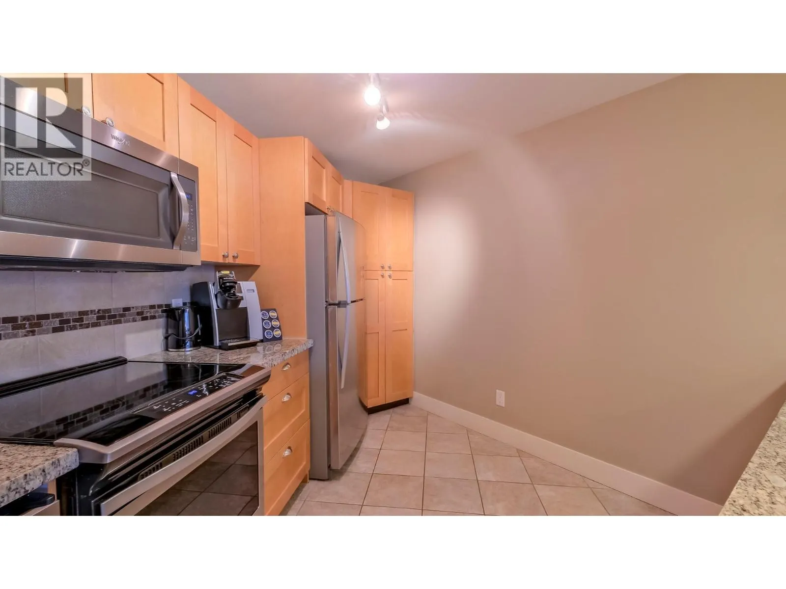 4205 Gellatly Road Unit# 304