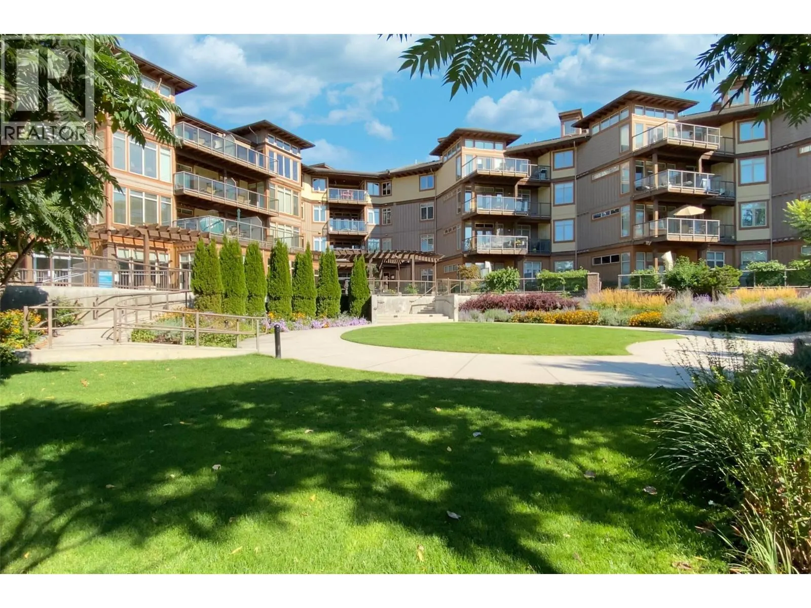 4205 Gellatly Road Unit# 304
