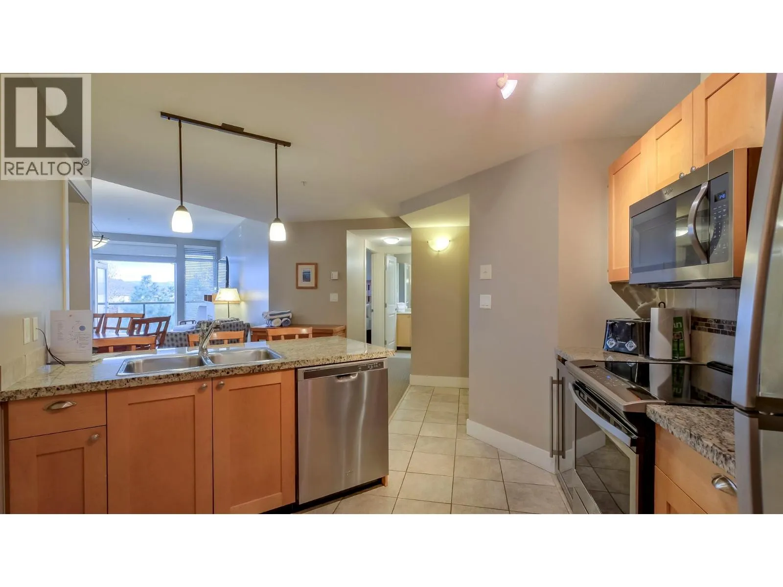 4205 Gellatly Road Unit# 304