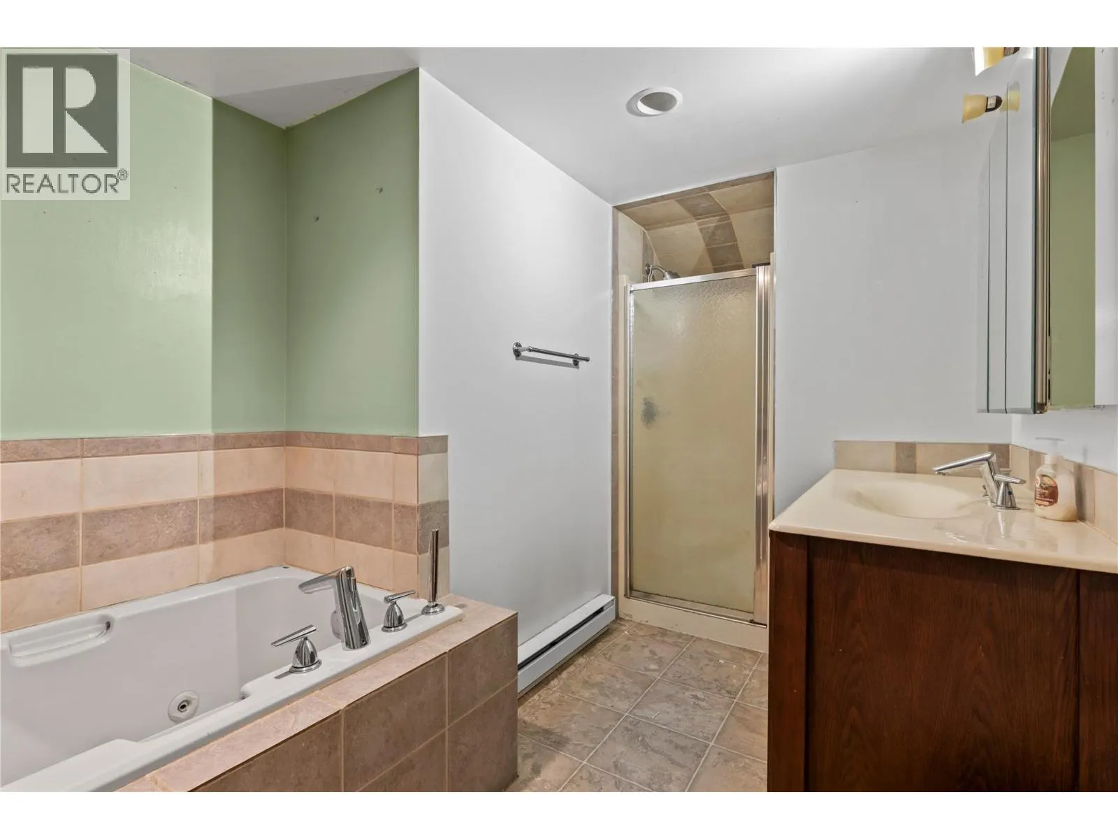 1121 Shuswap Street SW
