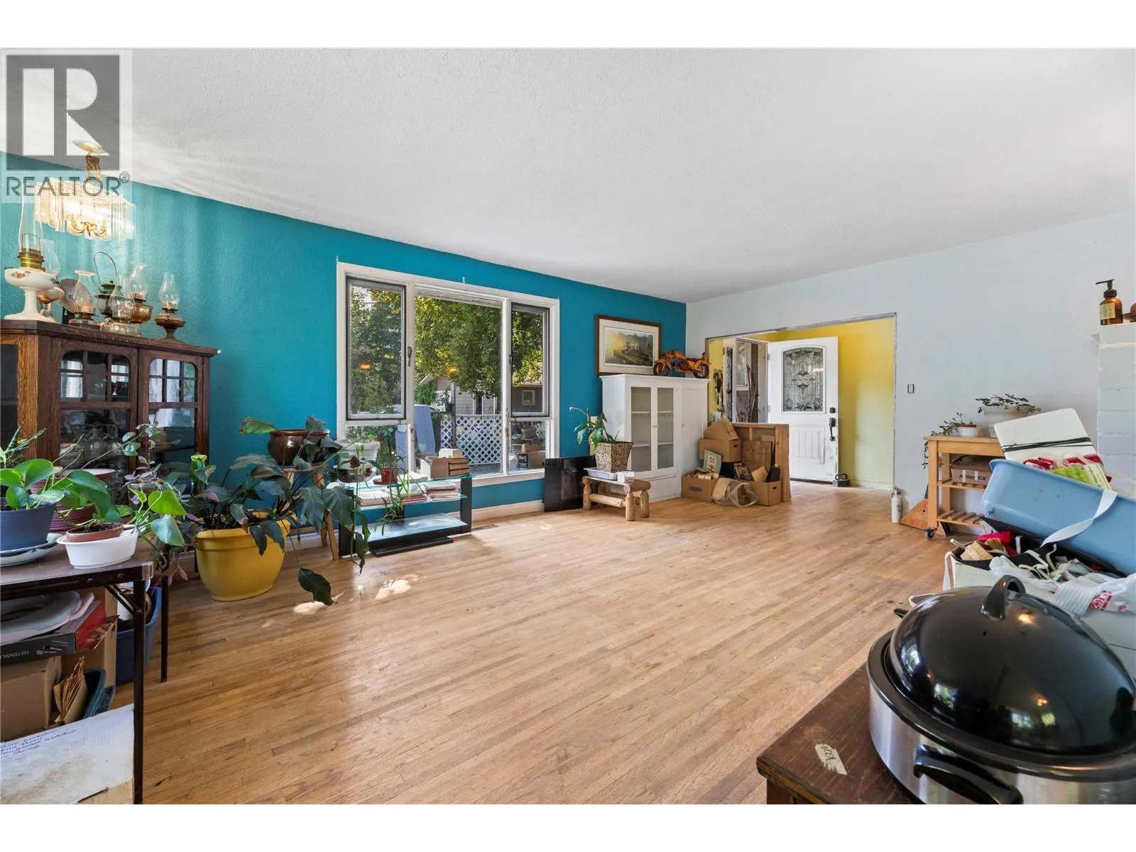 1121 Shuswap Street SW