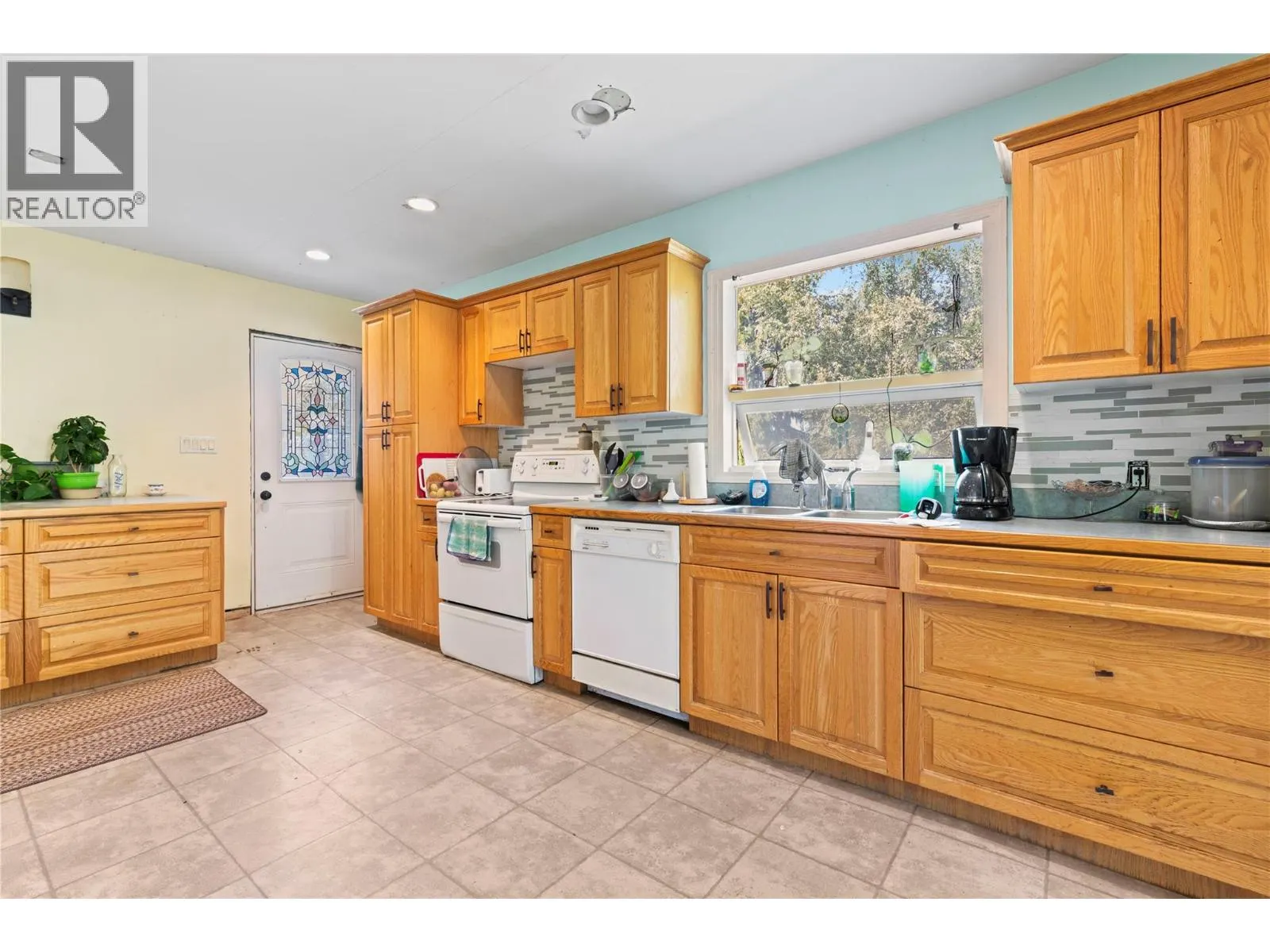 1121 Shuswap Street SW