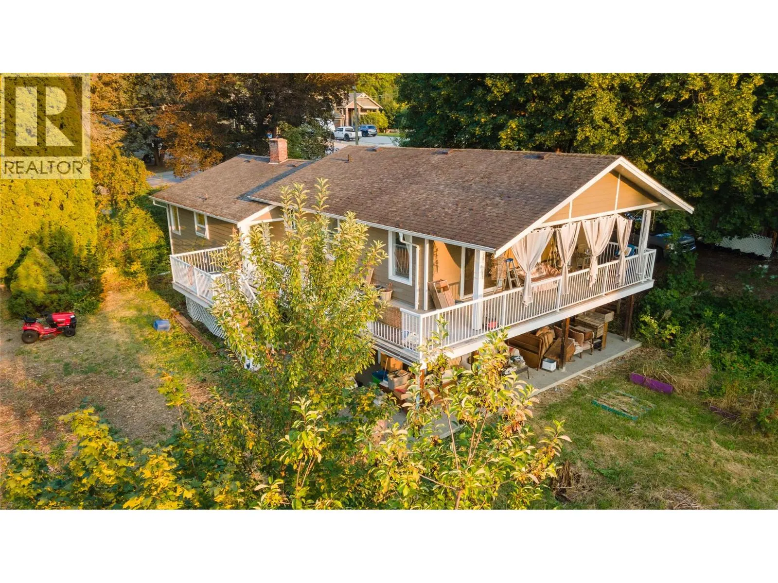 1121 Shuswap Street SW