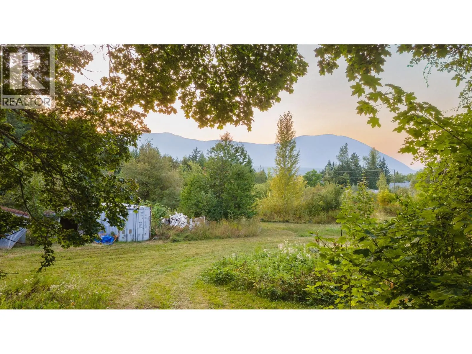1121 Shuswap Street SW